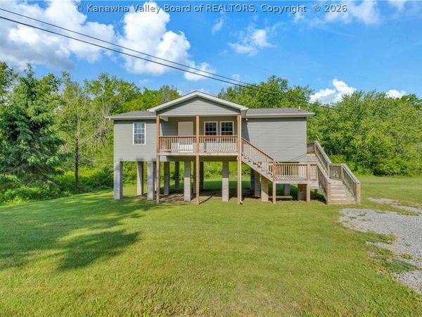 152 Second Street, Rupert, WV 25984