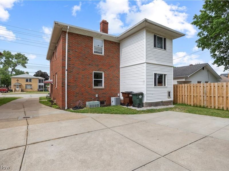 3113 Snow Road , Parma, OH 44134 Photo 3
