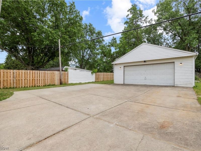 3113 Snow Road , Parma, OH 44134 Photo 4