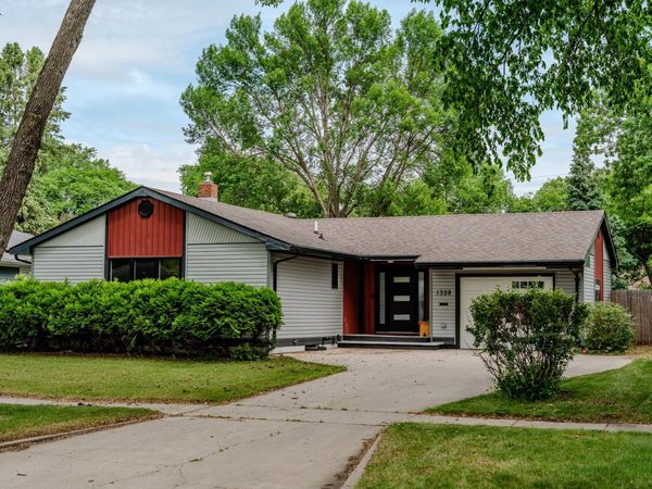 1328 18th Avenue S, Moorhead, MN 56560