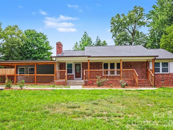 9902 Forest Drive , Charlotte, NC 28216