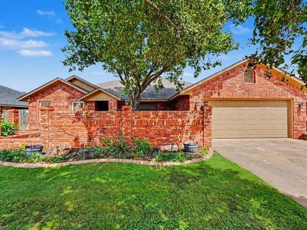 3004 Mallard Court, Altus, OK 73521