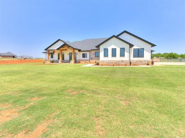 26244 SW 868 Road, Cashion, OK 73016