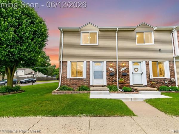 11401 Messmore Rd, Macomb Twp, MI 48317