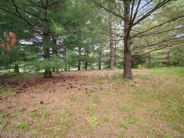 12902 Autumn Ridge Court, Brighton Twp, MI 48380