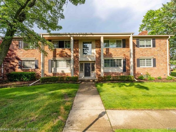 42472 Woodward Avenue , Bloomfield Hills, MI 48304