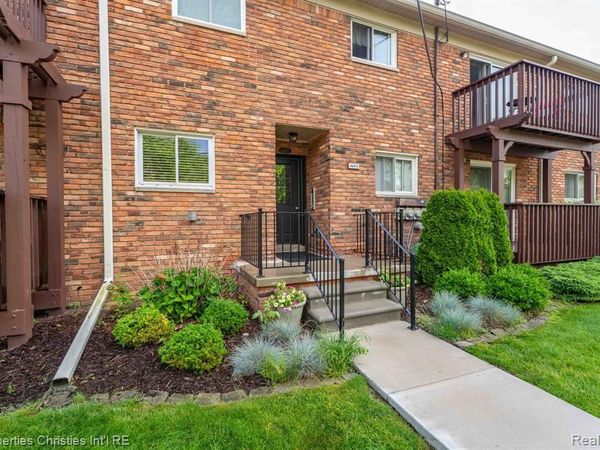 42472 Woodward Avenue , Bloomfield Hills, MI 48304