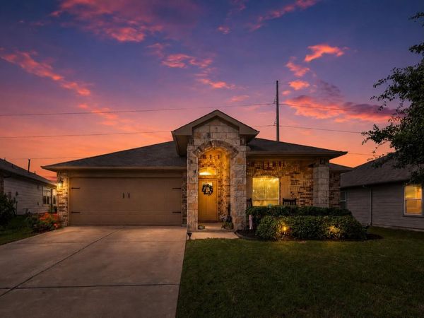606 Marimoor DR, Hutto, TX 78634