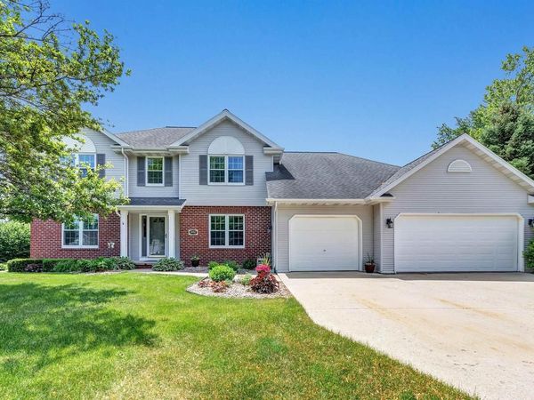 1990 TYLER LANE, De Pere, WI 54115