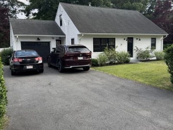 31 Mckenney Cir, Andover, MA 01810
