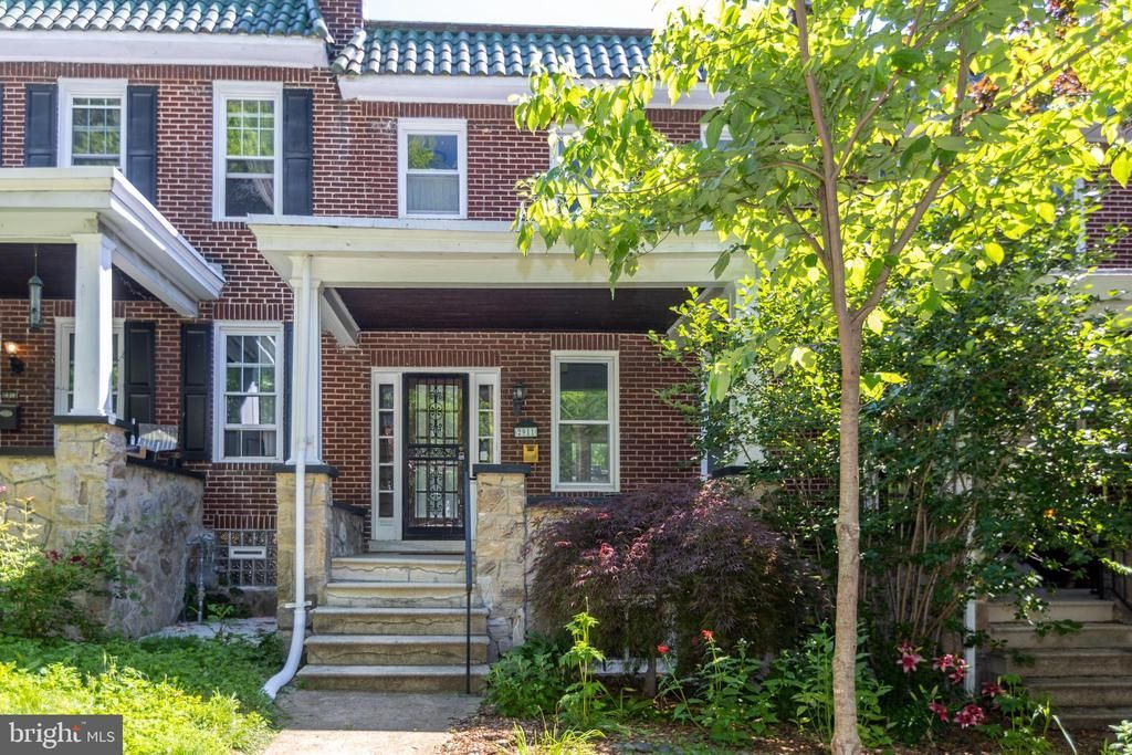 2911 Cresmont Avenue, Baltimore, MD 21211 Main Photo