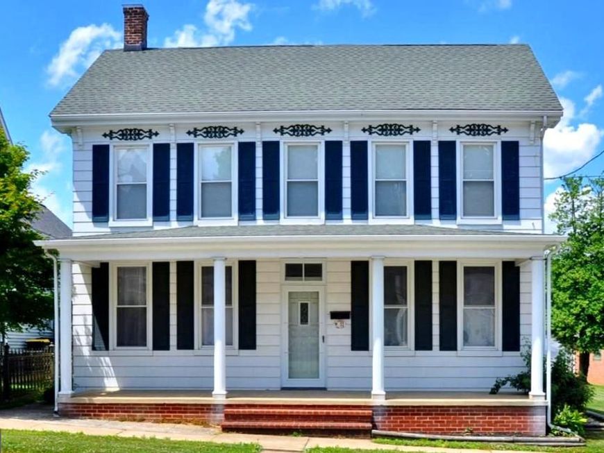 33 W Forrest Avenue, Shrewsbury, PA 17361 Main Photo