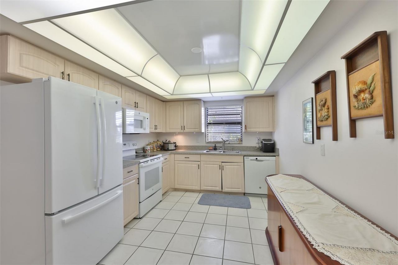 2611 Lancaster Drive , Unit 33, Sun City Center, FL 33573 Photo