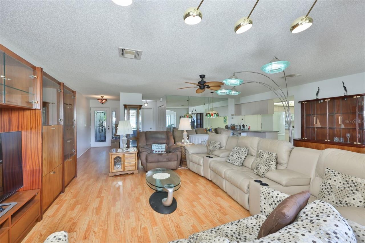 2611 Lancaster Drive , Unit 33, Sun City Center, FL 33573 Photo