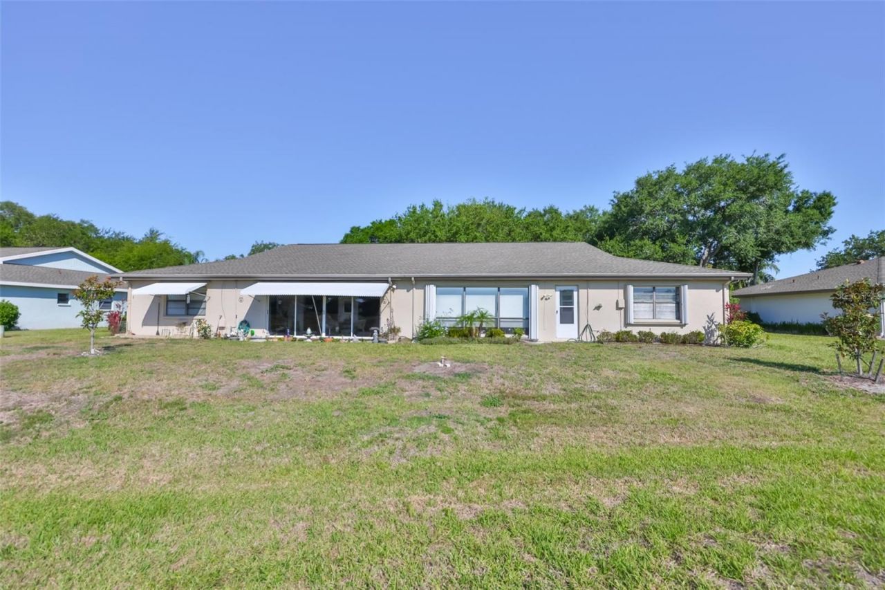 2611 Lancaster Drive , Unit 33, Sun City Center, FL 33573 Photo