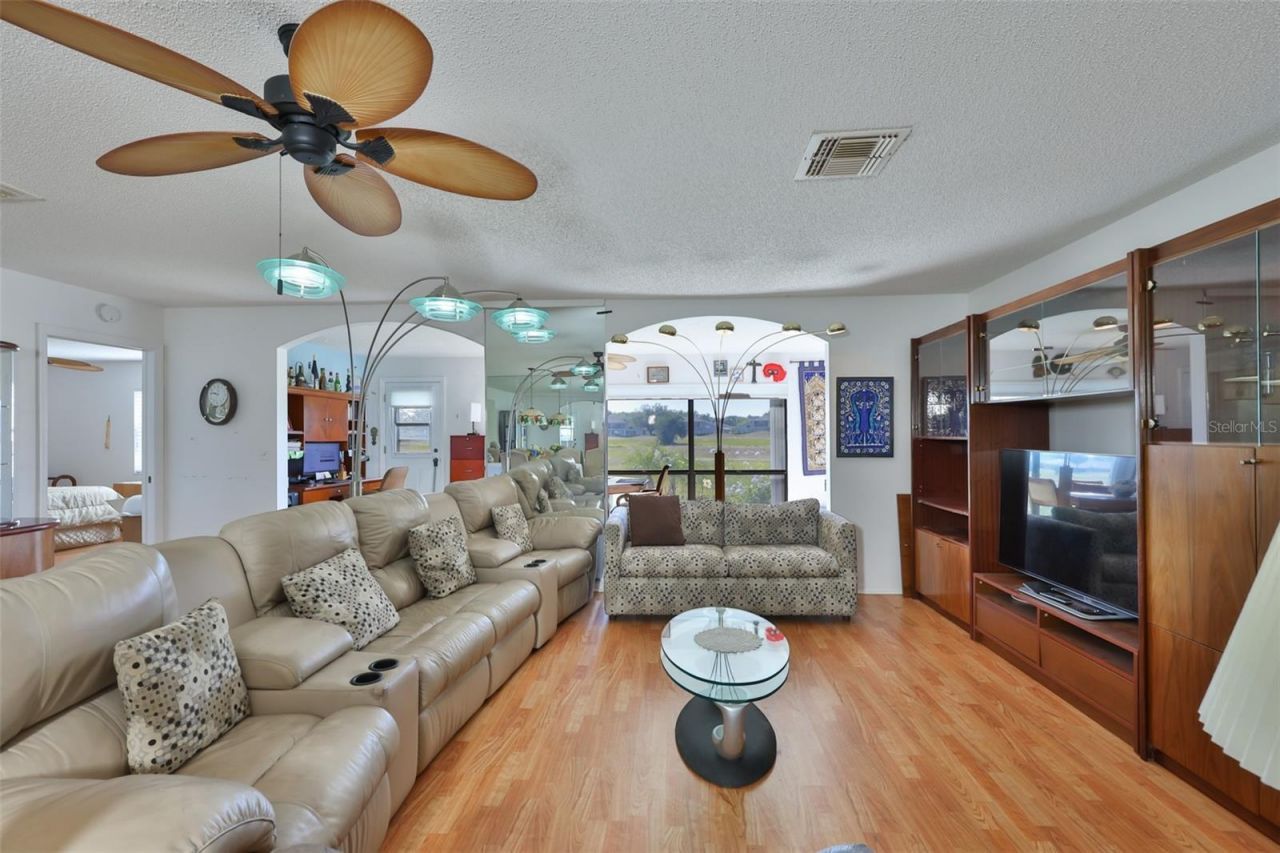 2611 Lancaster Drive , Unit 33, Sun City Center, FL 33573 Photo