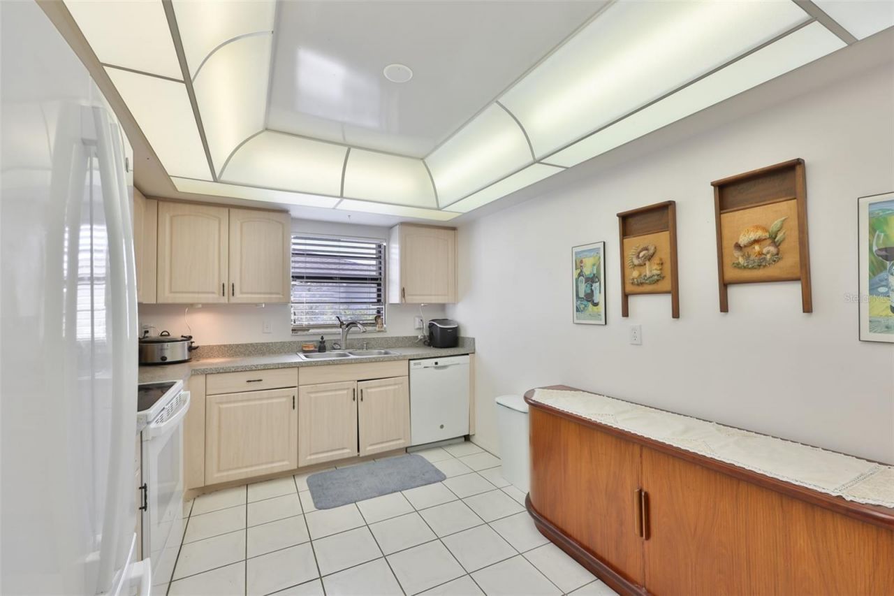 2611 Lancaster Drive , Unit 33, Sun City Center, FL 33573 Photo