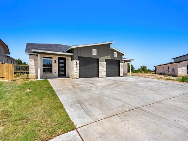 1301 Lone Pine Way, Killeen, TX 76543