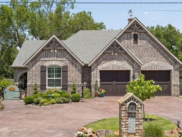523 S Dallas Street, Van Alstyne, TX 75495
