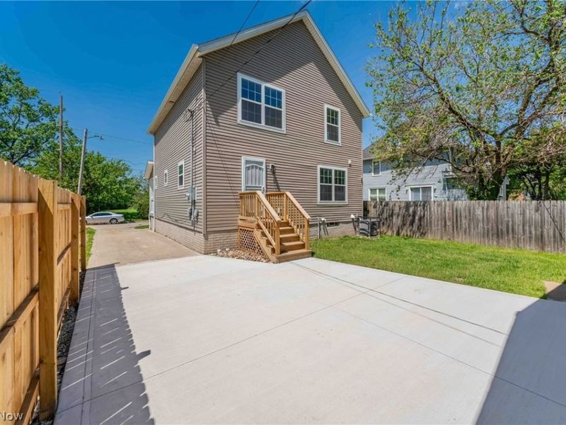 2191 E 68th Street, Cleveland, OH 44103 Photo 29