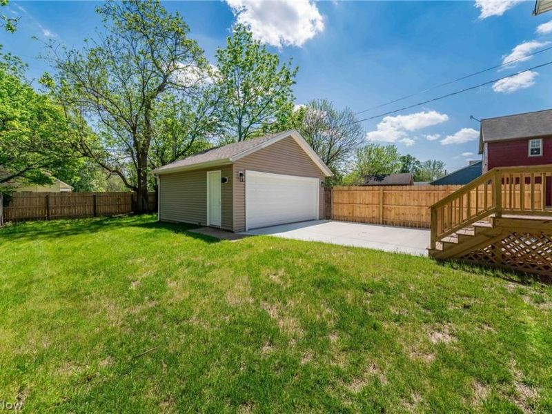 2191 E 68th Street, Cleveland, OH 44103 Photo 32