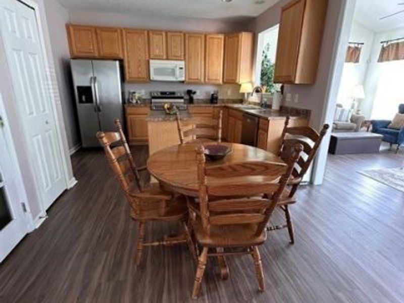 566 Colonial Drive , Painesville, OH 44077 Photo 7