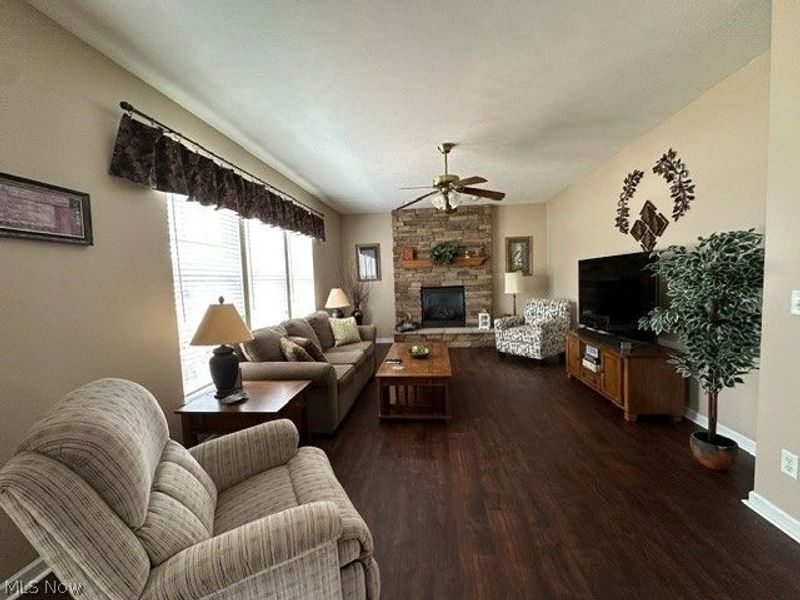 566 Colonial Drive , Painesville, OH 44077 Photo 9