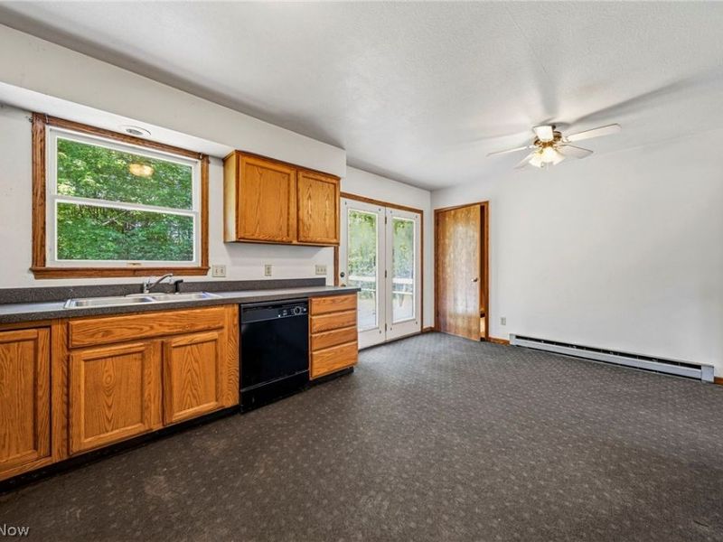 1682 Sugar Creek Creek, Rock Creek, OH 44084 Photo 10