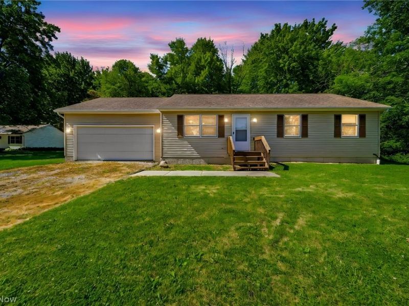 1682 Sugar Creek Creek, Rock Creek, OH 44084 Photo 2