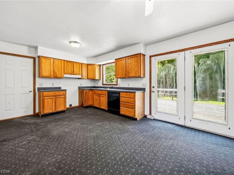 1682 Sugar Creek Creek, Rock Creek, OH 44084 Photo 8
