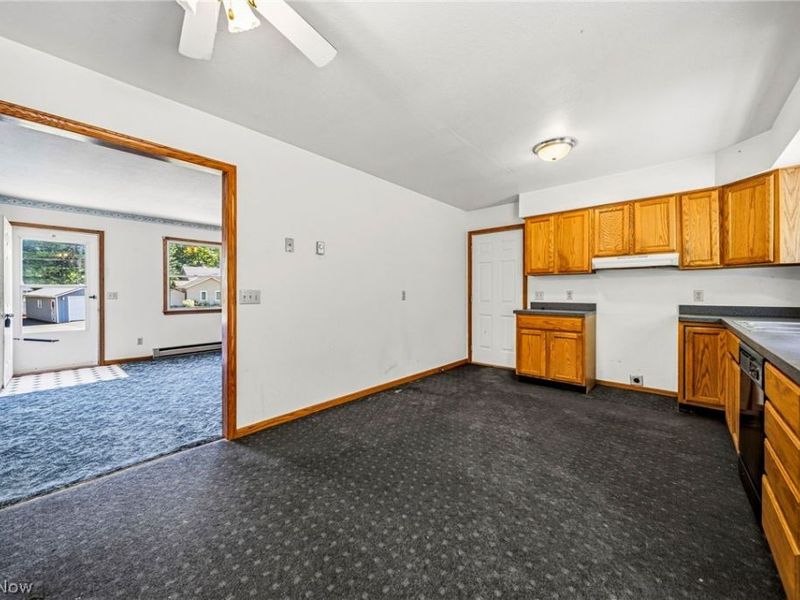 1682 Sugar Creek Creek, Rock Creek, OH 44084 Photo 9