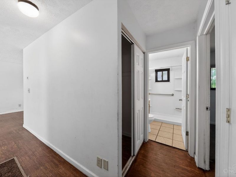 8868 Ebro Court, Cincinnati, OH 45231 Photo 14