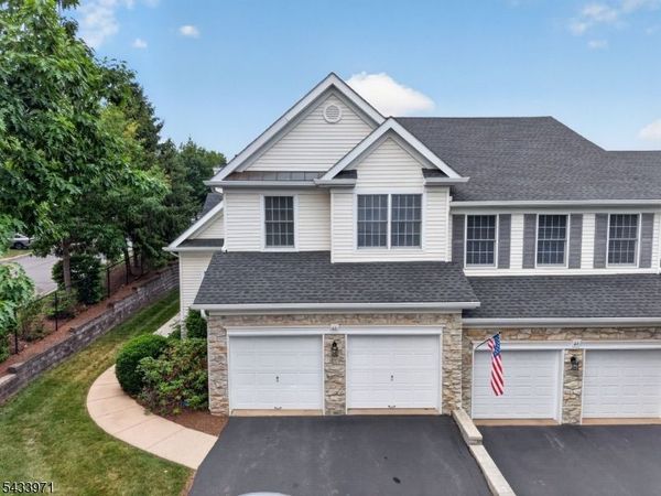 66 La Costa Dr, Clinton, NJ 08801