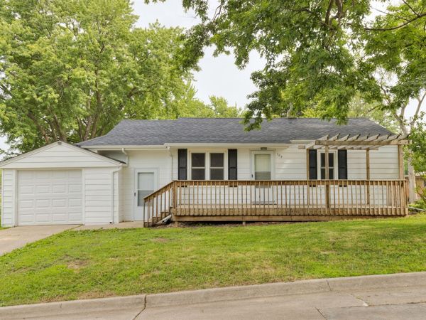 703 Mafred Drive , Norwalk, IA 50728
