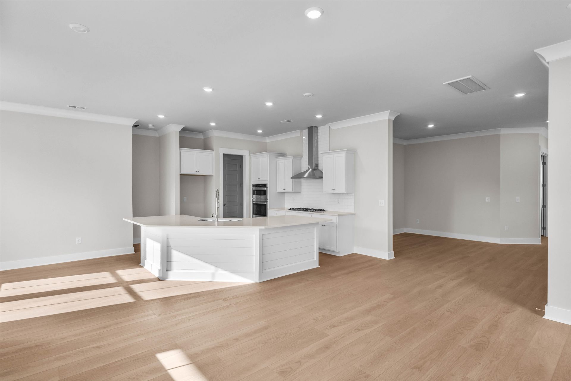 207 Atlantic Breeze St. Photo 18