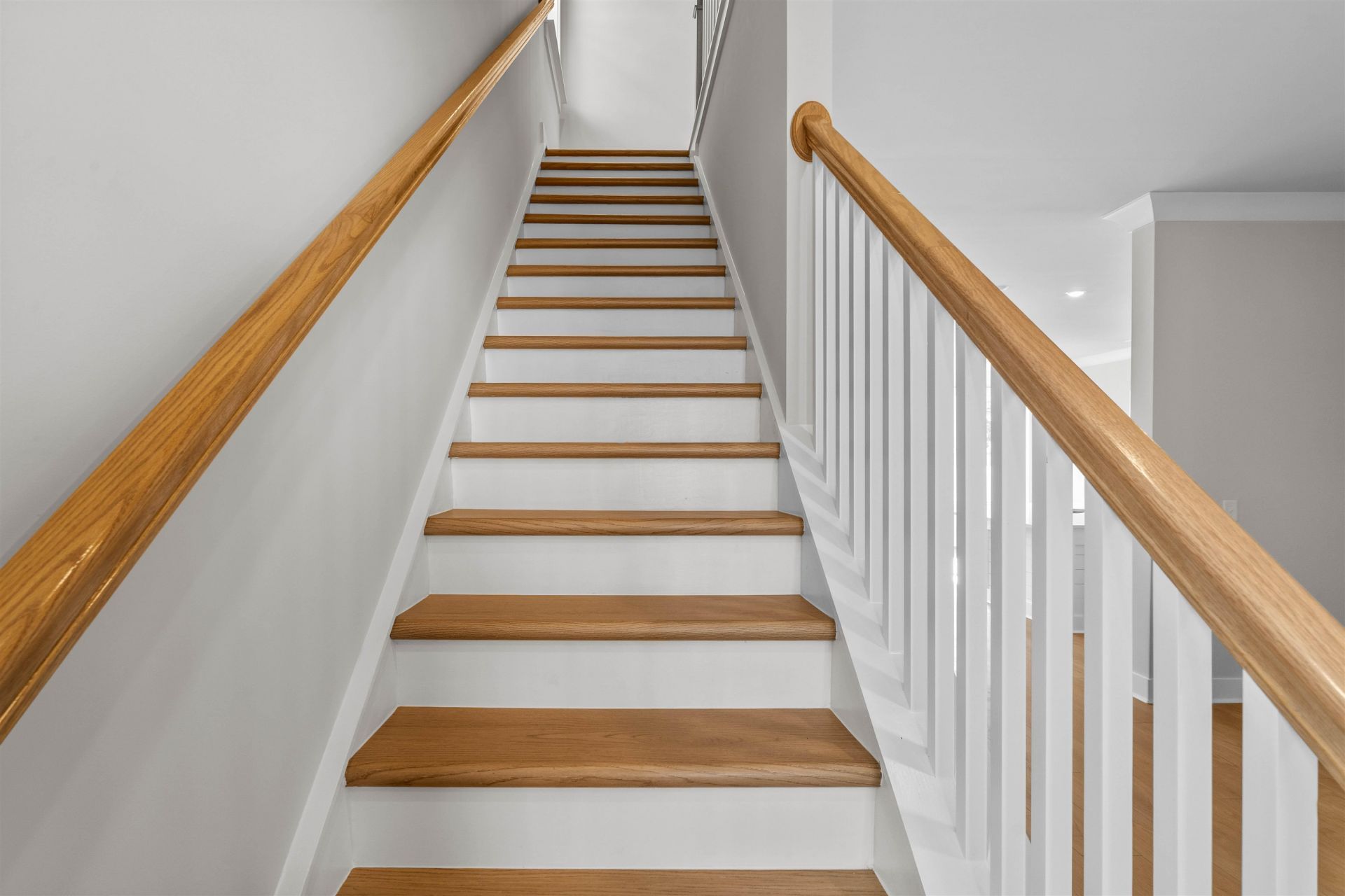 207 Atlantic Breeze St. Photo 8