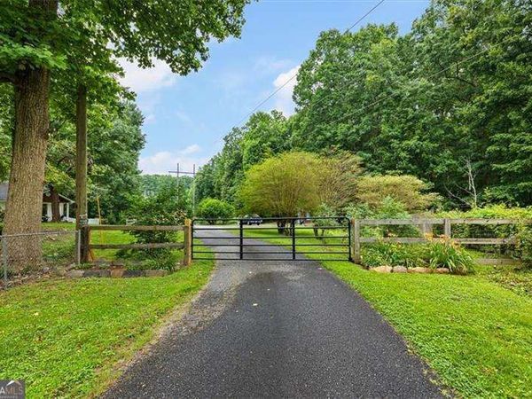 10 Dimsdale Lane, Alpharetta, GA 30004