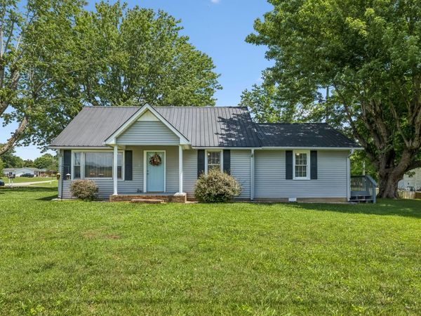 903 Days Rd , Lafayette, TN 37083