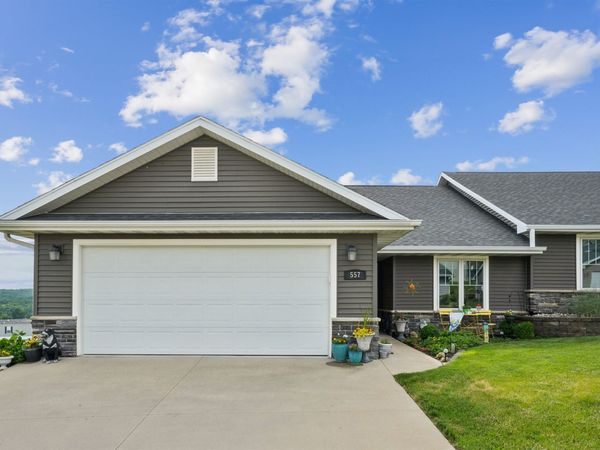 557 Tanzanite Drive, Dubuque, IA 52001