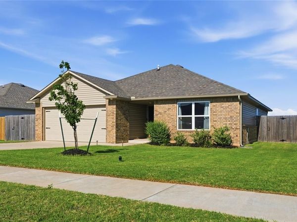 1016 S Colt Lane, Mustang, OK 73064