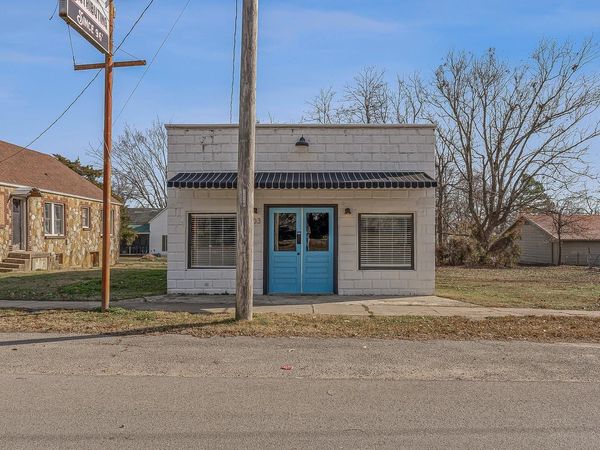 303 S 4th Avenue , Paragould, AR 72450