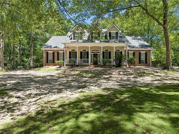 213 HAWTHORNE HOLLOW Drive , Madisonville, LA 70447