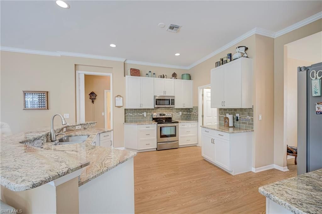 11086 Lakeland Cir, Fort Myers, FL 33913 Photo