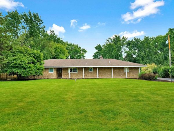 22W689 Elmwood Drive, Glen Ellyn, IL 60137