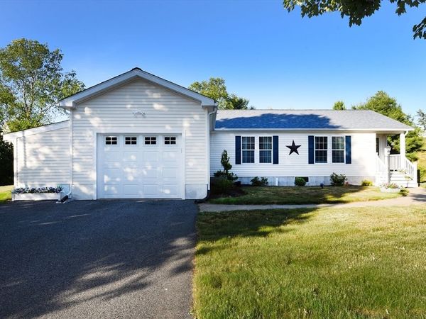 4402 Pheasant Ln, Middleboro, MA 02346