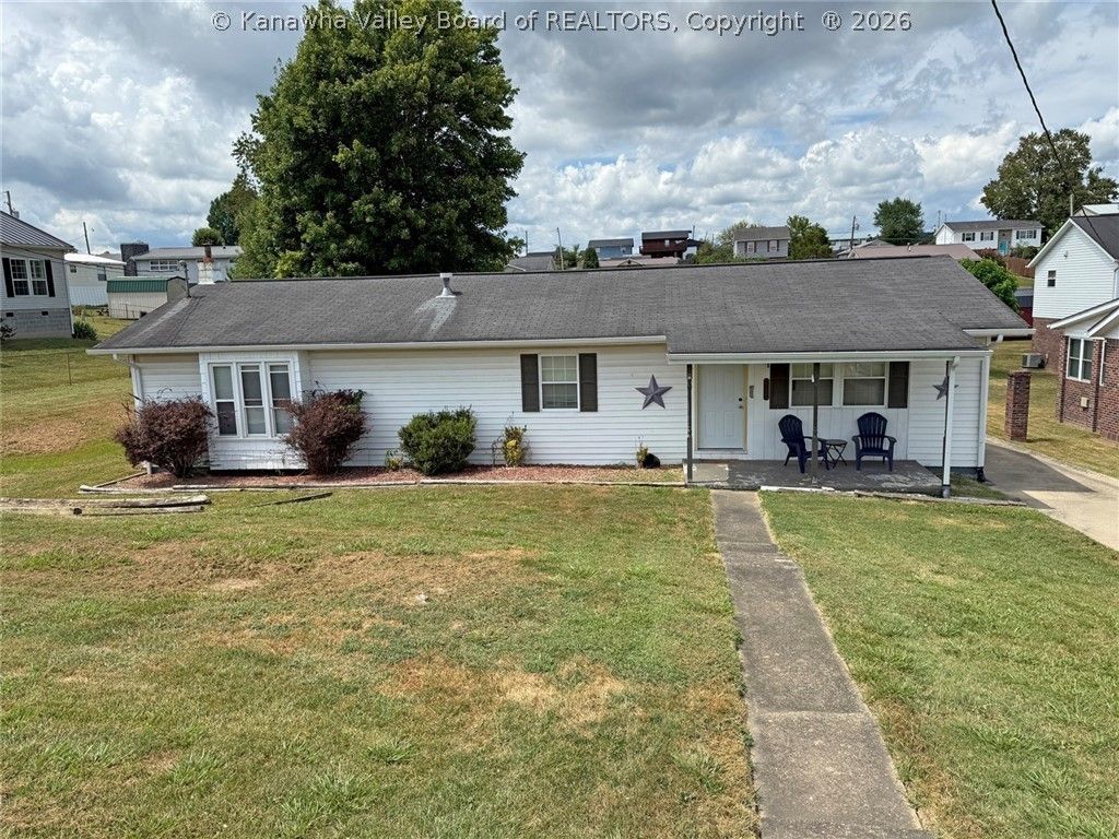 2486 Walnut Street, Hurricane, WV 25526 Main Photo