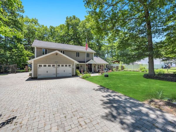 14 Russet Lane , Lake Grove, NY 11755