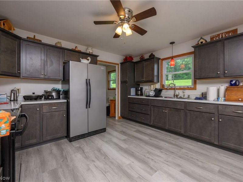 9427 Stonecreek Road SW, Newcomerstown, OH 43832 Photo 18