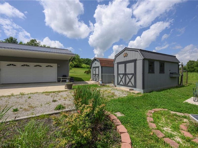 9427 Stonecreek Road SW, Newcomerstown, OH 43832 Photo 4