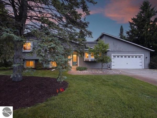 1505 Commerce Pines Drive, Commerce Township, MI 48390